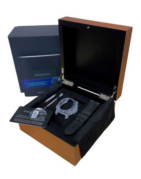 Panerai Luminor Marina Carbotech PAM01661